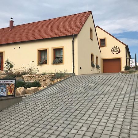 Apartman 1 Fklidu Зноймо Экстерьер фото
