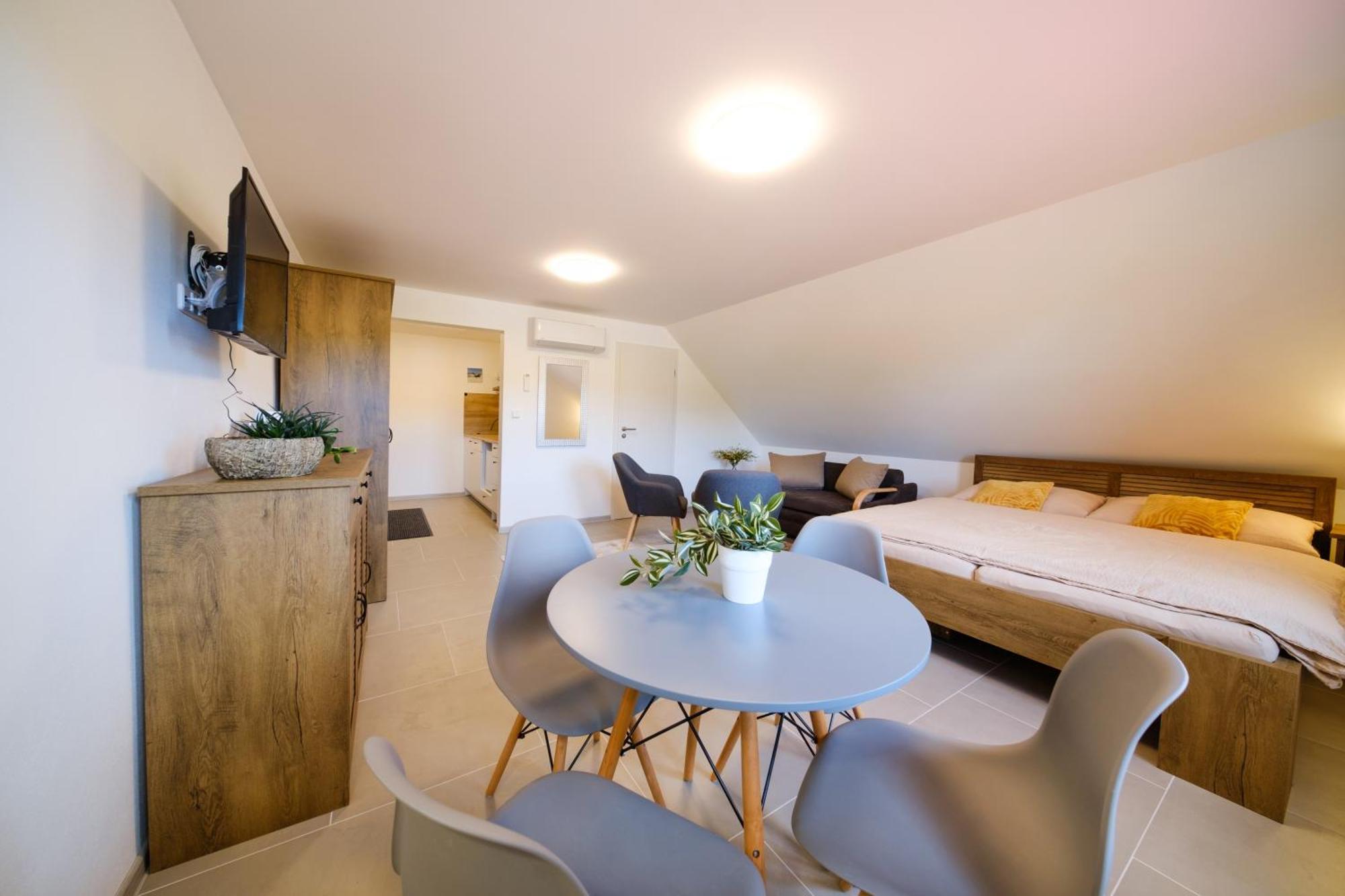 Apartman 1 Fklidu Зноймо Экстерьер фото