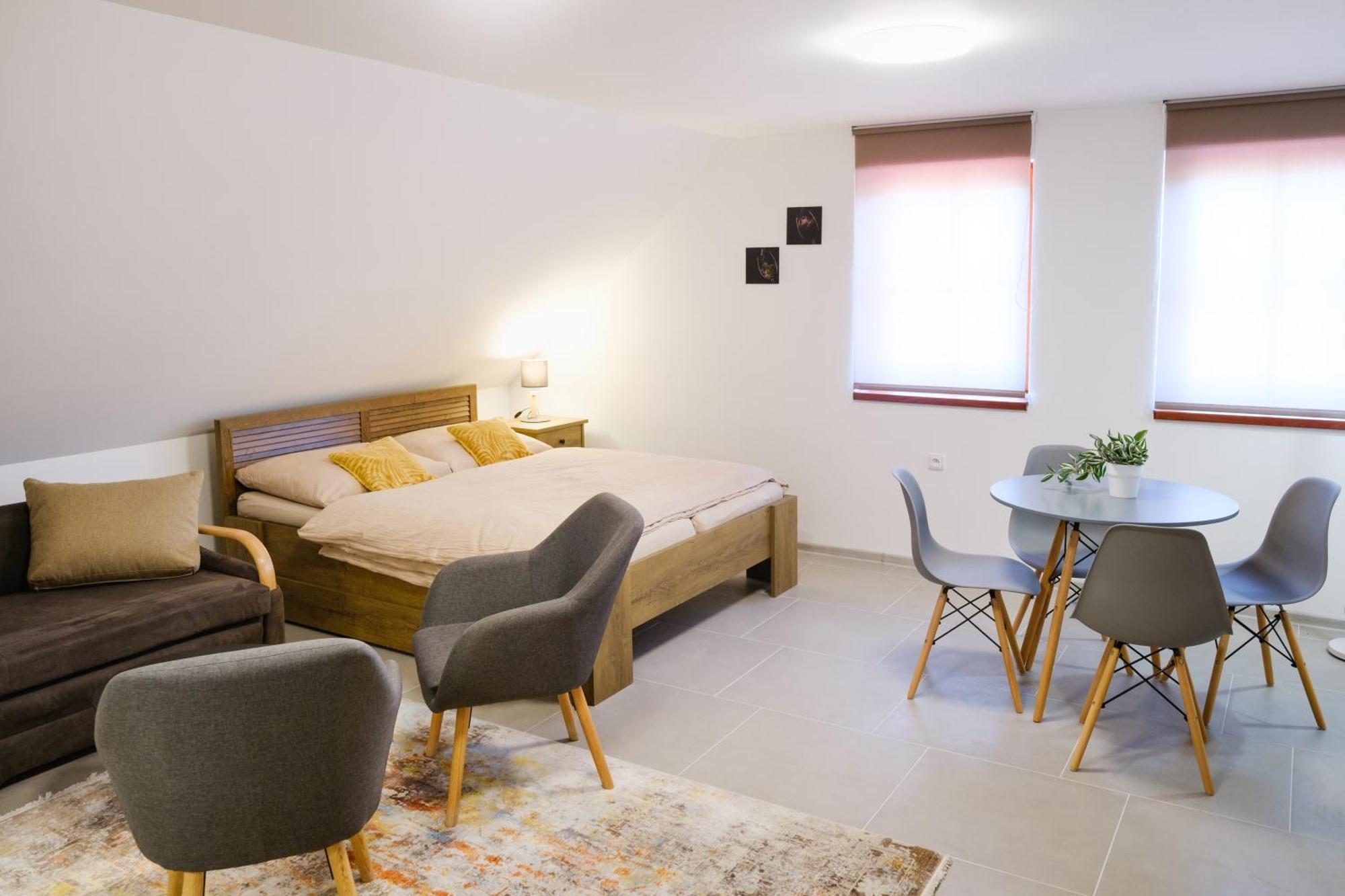 Apartman 1 Fklidu Зноймо Экстерьер фото